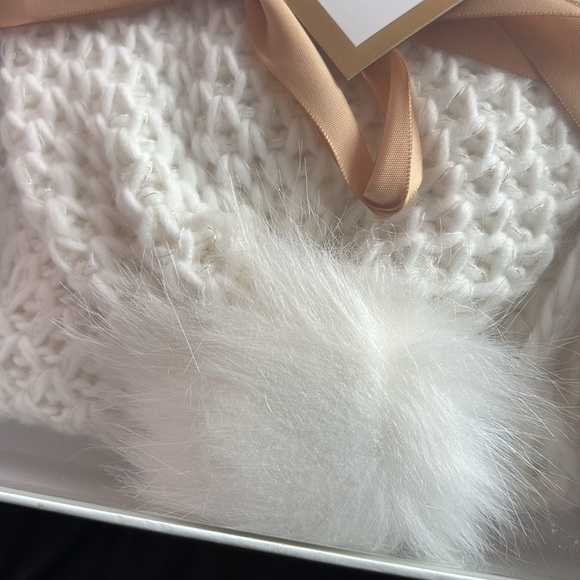 Jessica Simpson hat and scarf set white new in gift box - Picture 4 of 4